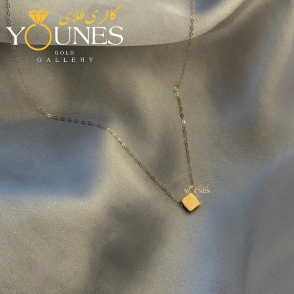 گردنبند مربع مات مینیمال طلا